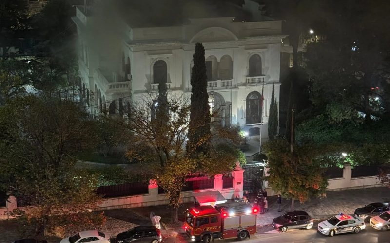 Incêndio atinge a Embaixada da Rússia em Montevidéu, Uruguai