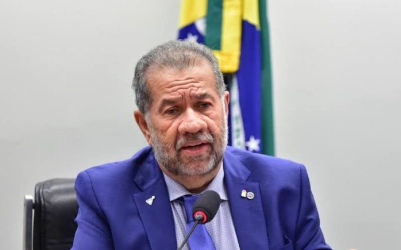 Lupi pede demissão da Previdência e Lula nomeia Wolney Queiroz como novo ministro