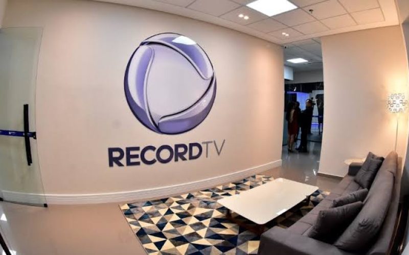 Record TV lidera audiência com clássico paulista e consolida força na transmissão esportiva