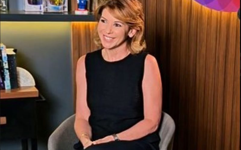 Homem pede demissão de Daniela Beyruti no Reclame Aqui e SBT reage